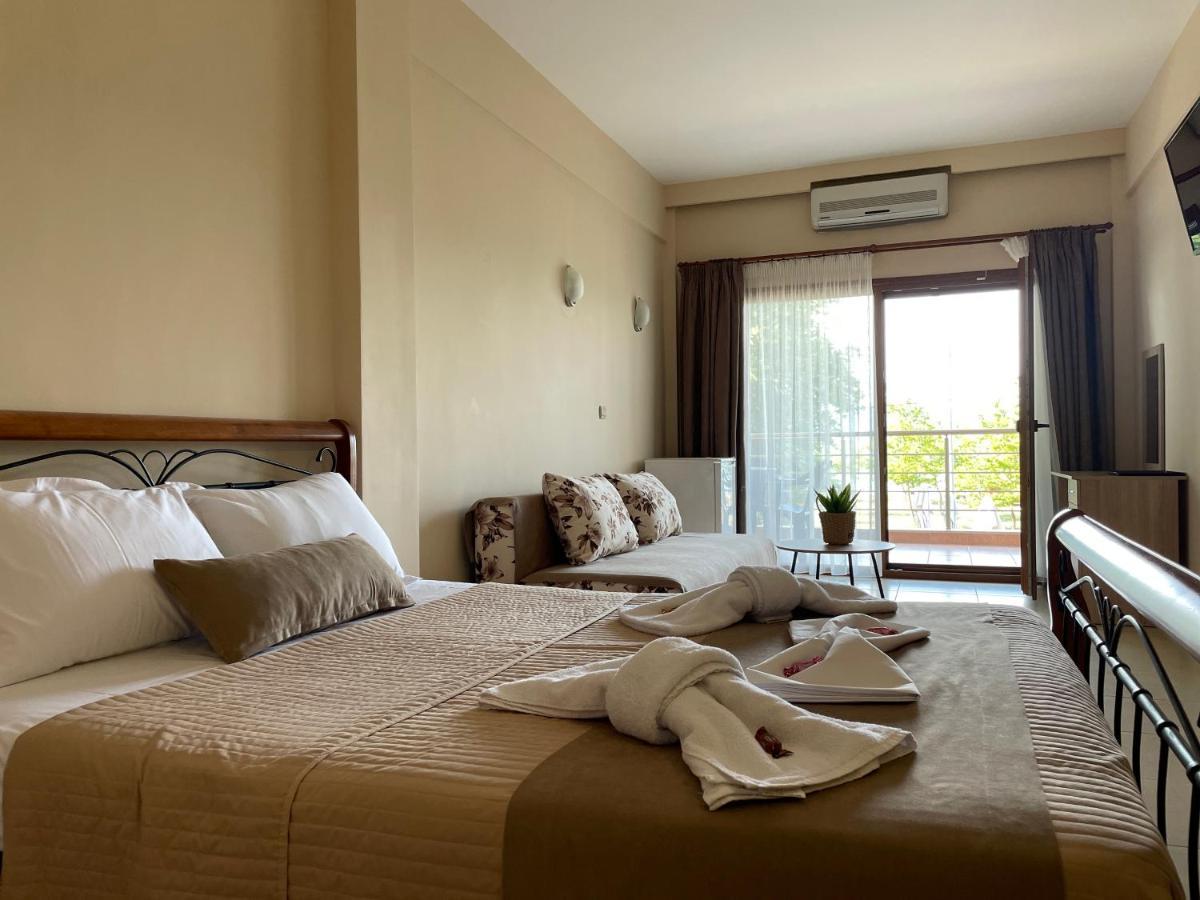 Helios Hotel Ставрос Екстериор снимка