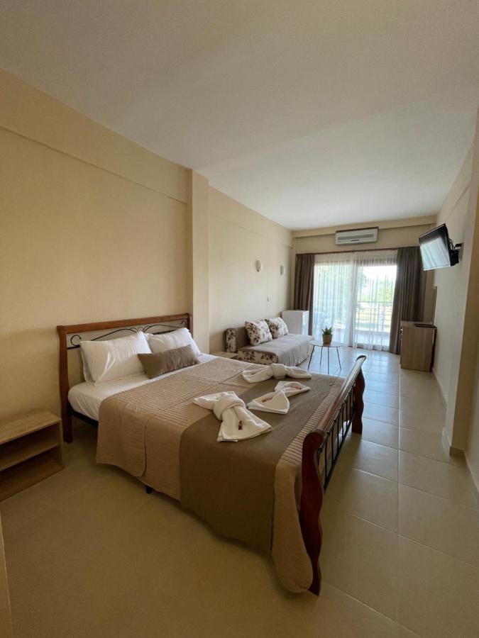 Helios Hotel Ставрос Екстериор снимка