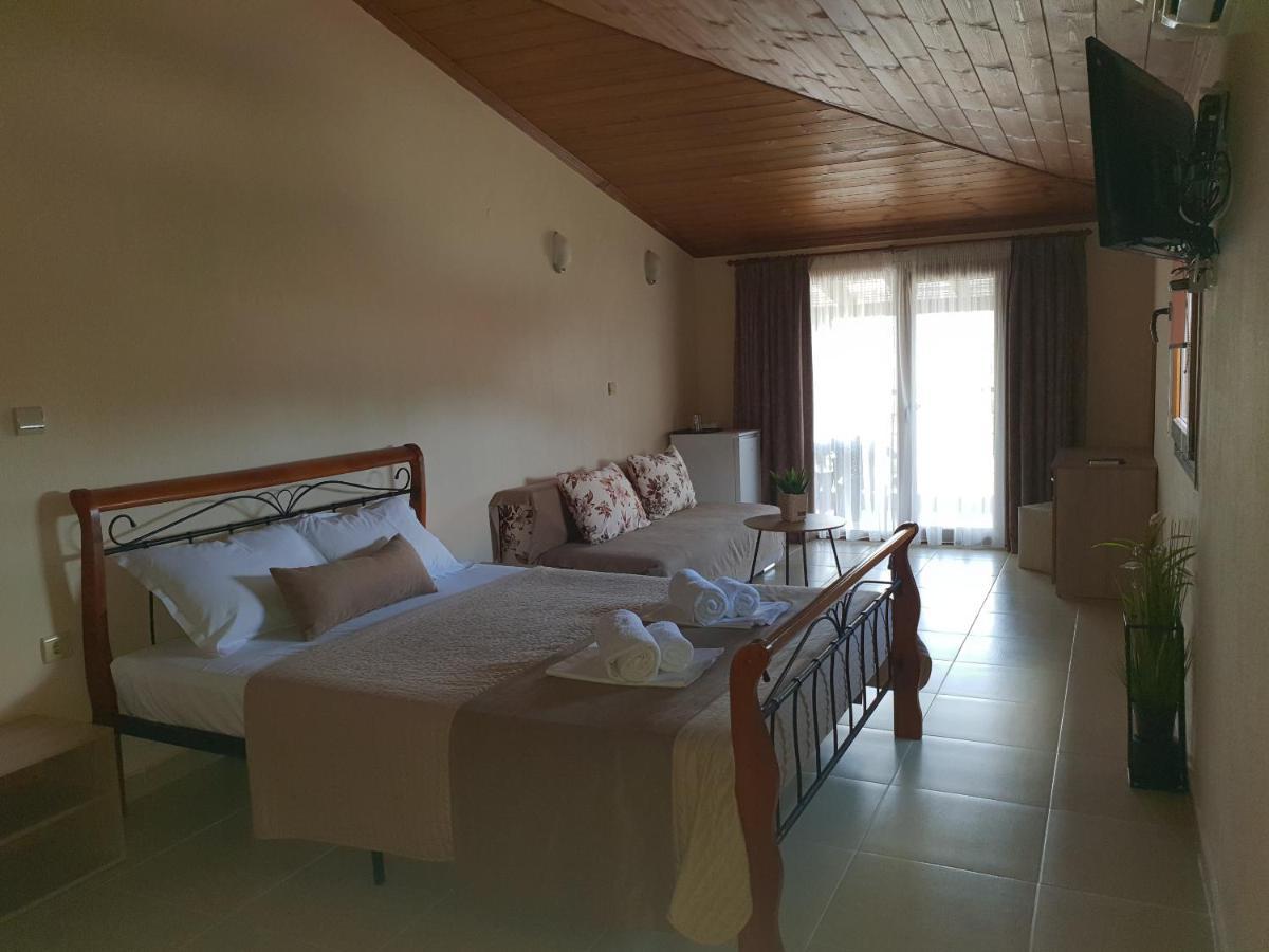Helios Hotel Ставрос Екстериор снимка